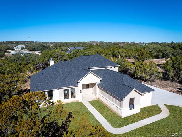 $739,800 | 742 Rayner Ranch Boulevard, Spring Branch, TX 78070