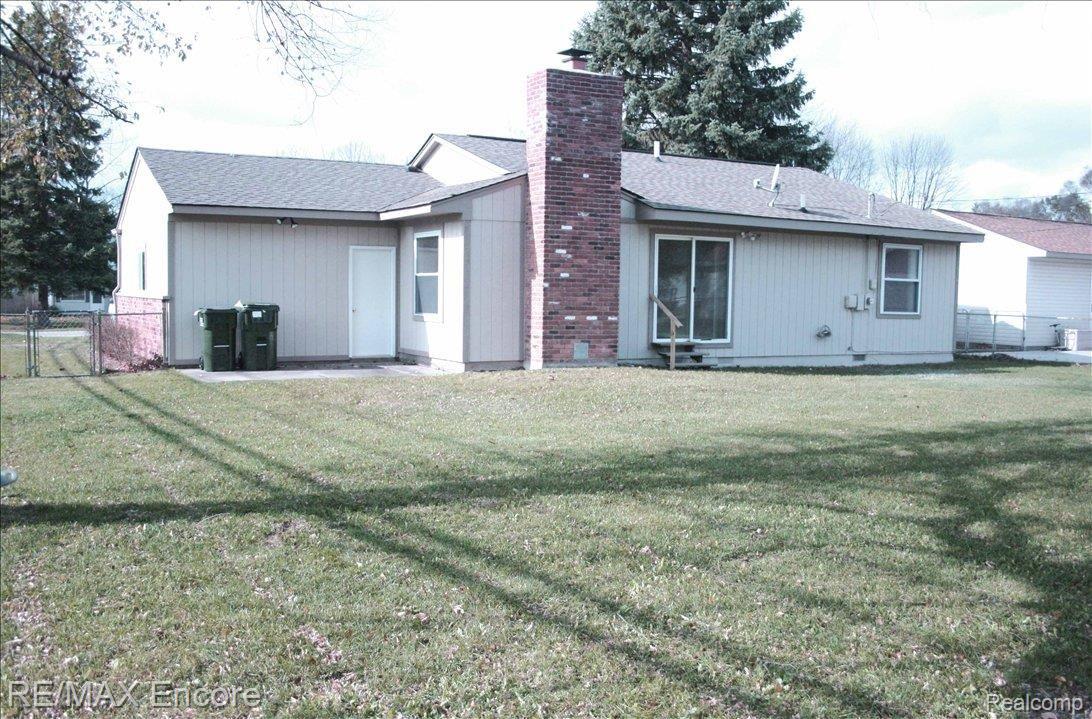 2633 Culbertson Avenue Rochester, MI 48307 - Photo 12 of 12 IMG_3547