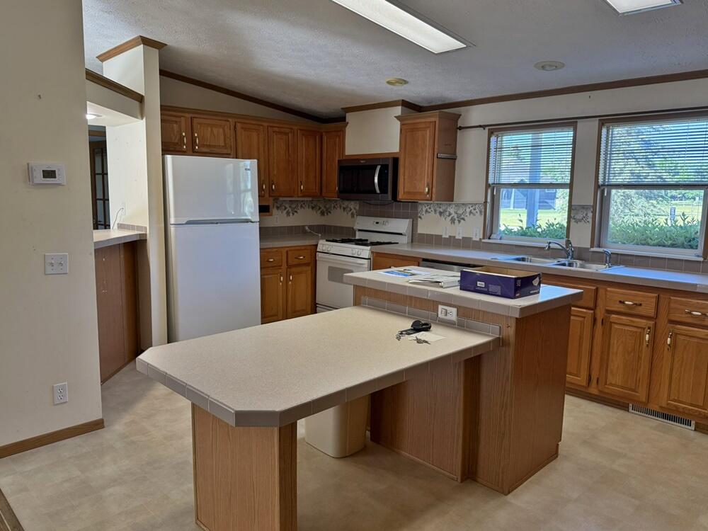 10215 East Royal Road Stanwood, MI 49346 - Photo 8 of 32