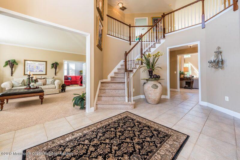 8 Rodeo Drive Jackson, NJ 08527 - Photo 5 of 54 a view of entryway and hall