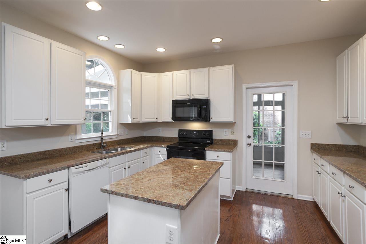 18 Bentley Way Greer, SC 29650 - Photo 2 of 36 Gallery Image 2