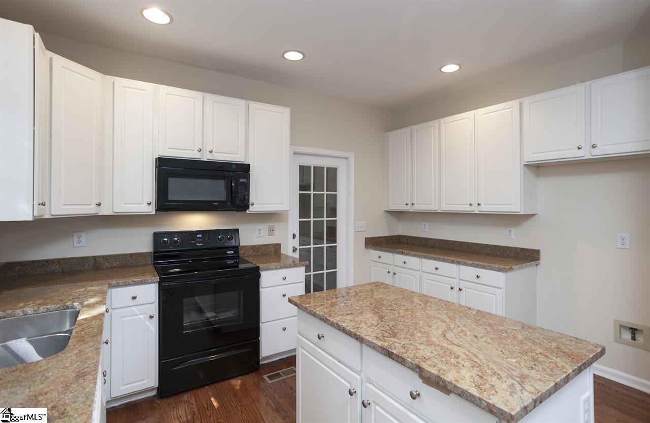18 Bentley Way Greer, SC 29650 - Photo 8 of 36 Gallery Image 8