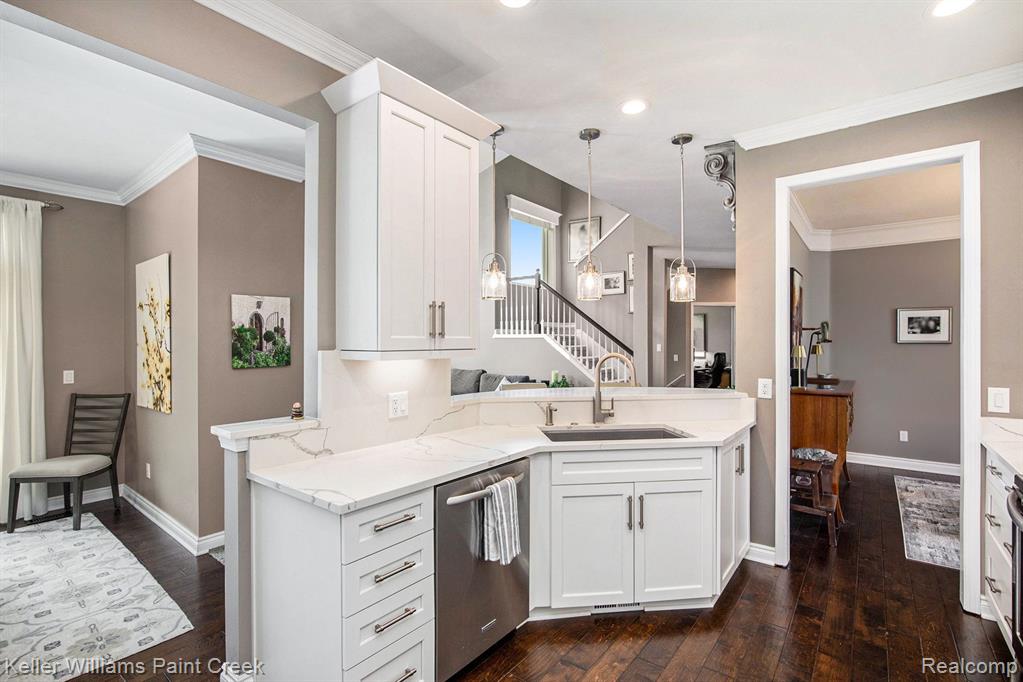 4172 Wincrest Lane Rochester, MI 48306 - Photo 6 of 41 Gallery Image 6