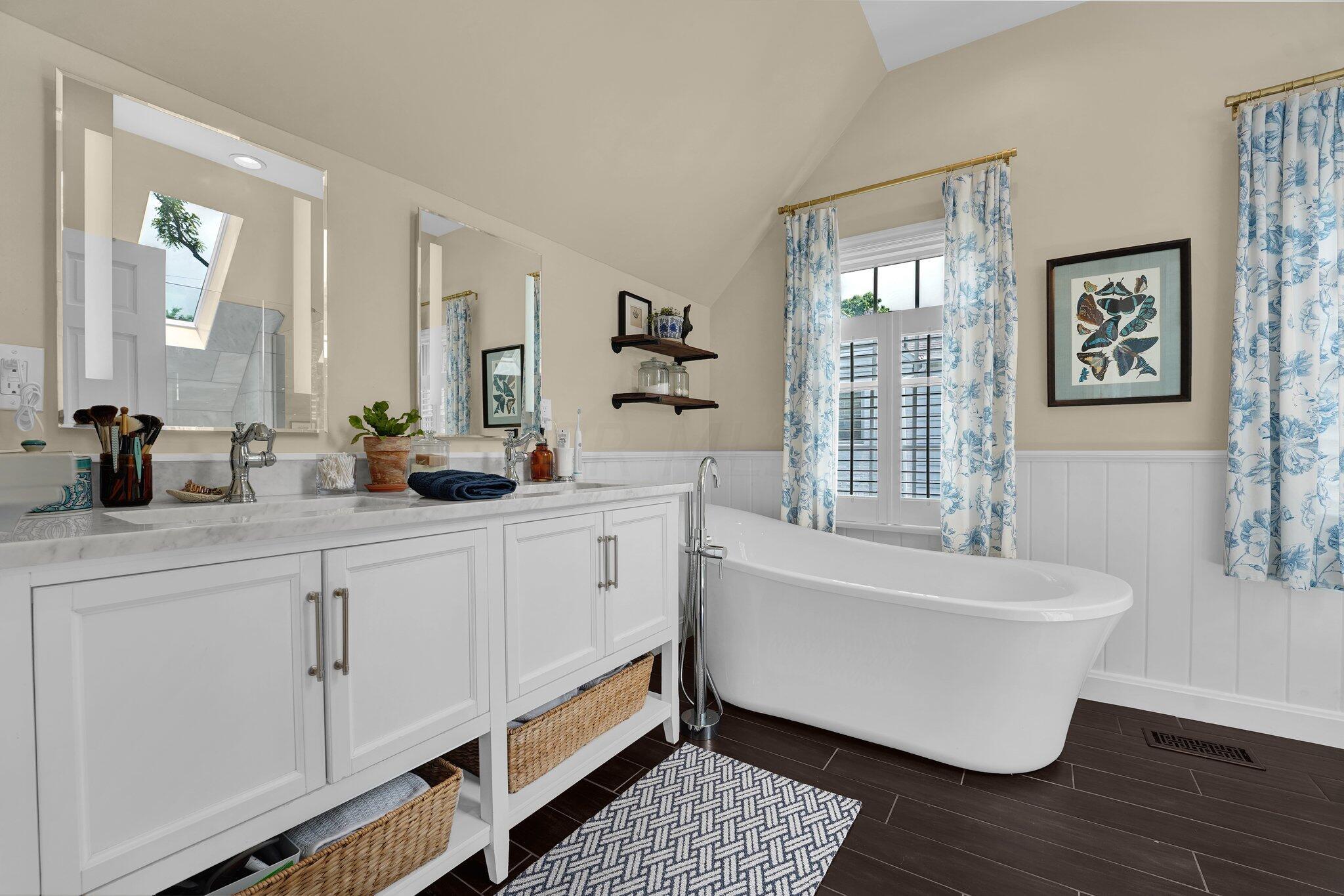2500 Henthorn Road Upper Arlington, OH 43221 - Photo 29 of 55 Spa Like Bath