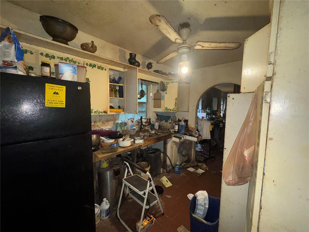 12706 North 53rd Street Temple Terrace, FL 33617 - Photo 3 of 4 a view of a room with gym equipment