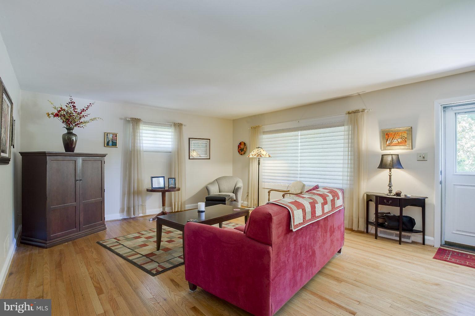 8414 Dogwood Road Baltimore, MD 21244 - Photo 7 of 29 a living room with furniture