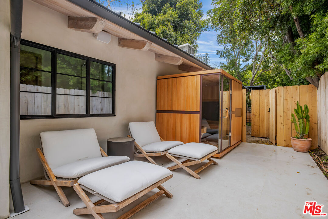 1508 Old Oak Road Los Angeles, CA 90049 - Photo 24 of 63