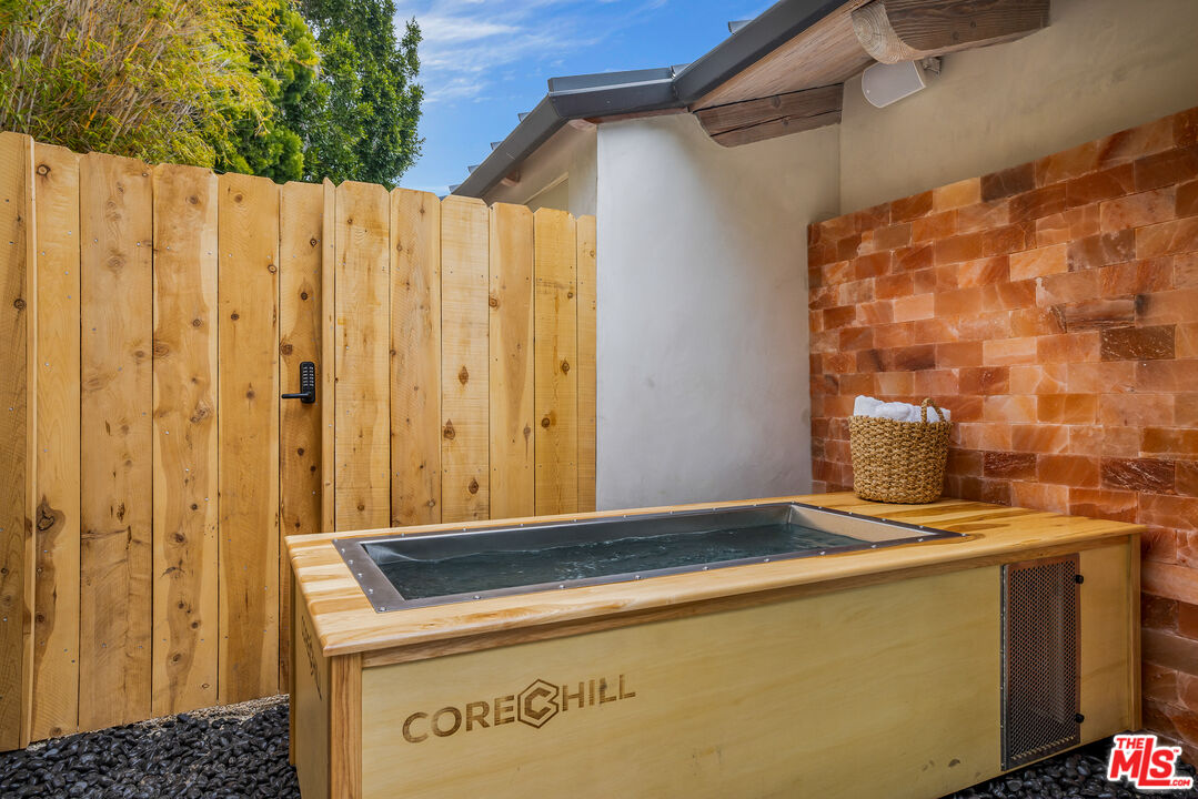 1508 Old Oak Road Los Angeles, CA 90049 - Photo 27 of 63