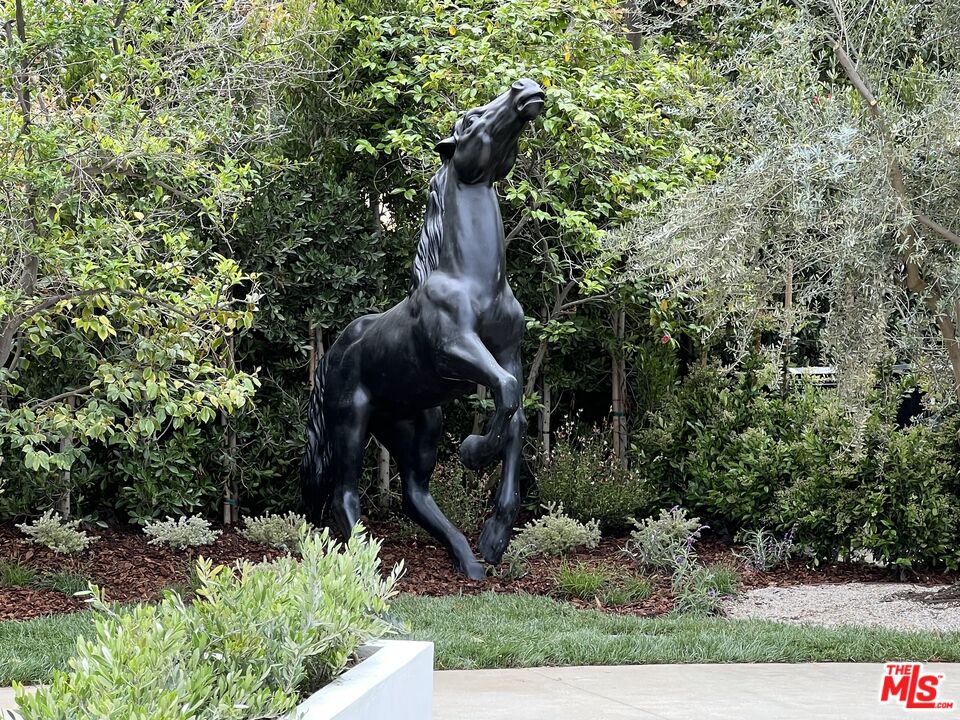 1508 Old Oak Road Los Angeles, CA 90049 - Photo 34 of 63