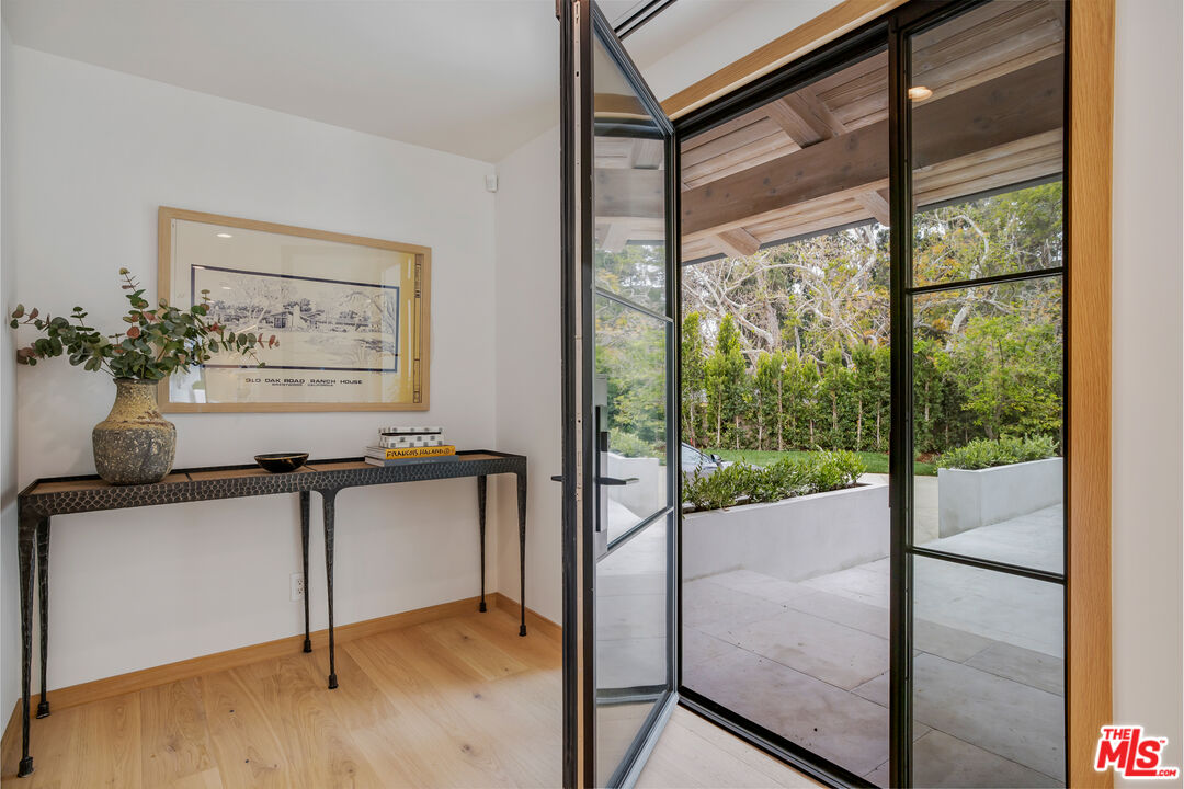 1508 Old Oak Road Los Angeles, CA 90049 - Photo 5 of 63