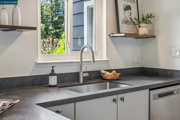 $995,000 | 6728 Aitken Drive, Oakland, CA 94611