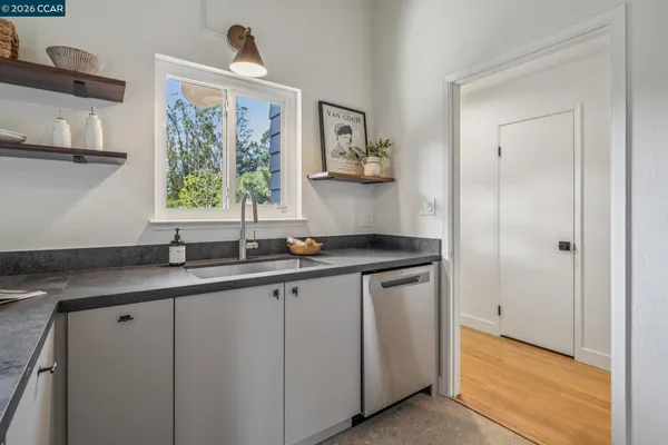 $995,000 | 6728 Aitken Drive, Oakland, CA 94611