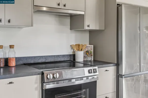 $995,000 | 6728 Aitken Drive, Oakland, CA 94611