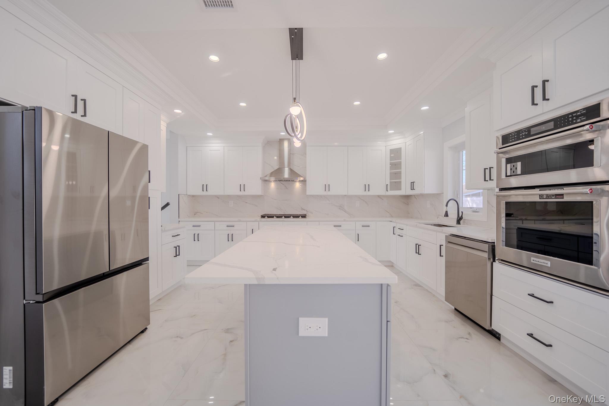 68 Spruce Street Hicksville, NY 11801 - Photo 12 of 39