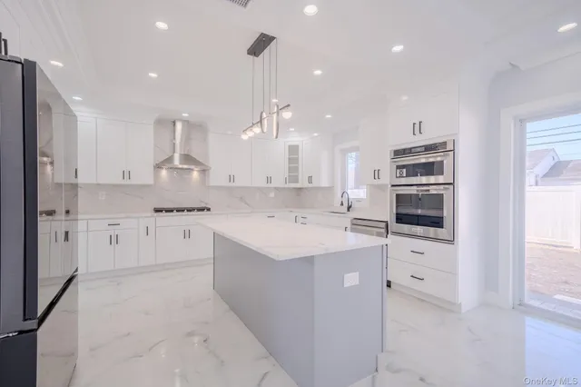 $1,549,000 | 68 Spruce Street, Hicksville, NY 11801