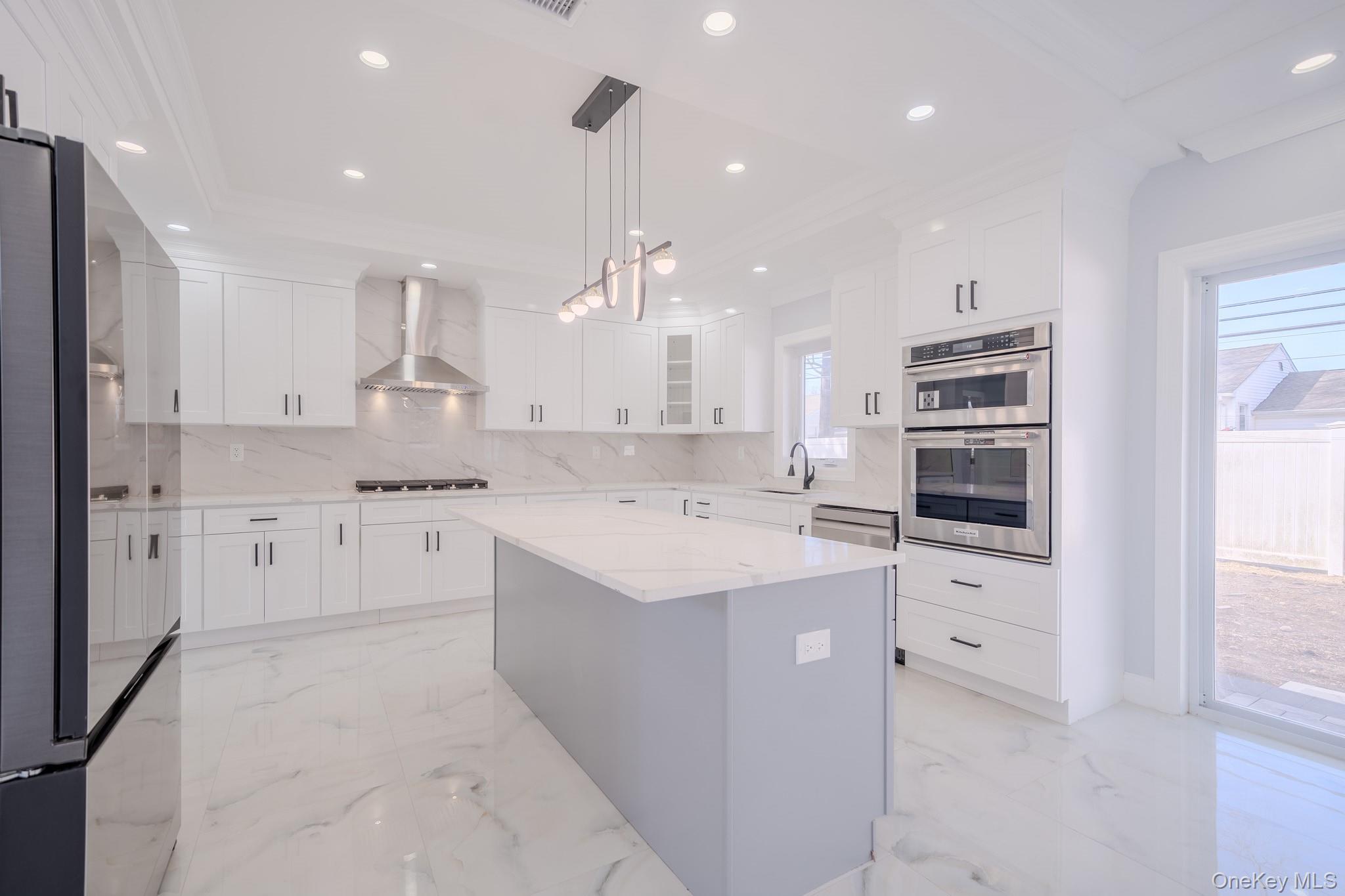 68 Spruce Street Hicksville, NY 11801 - Photo 13 of 39