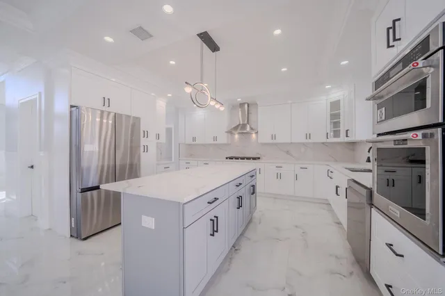 $1,549,000 | 68 Spruce Street, Hicksville, NY 11801