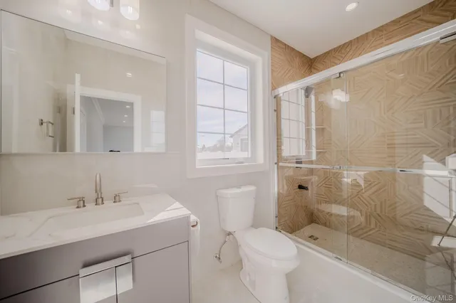 $1,549,000 | 68 Spruce Street, Hicksville, NY 11801