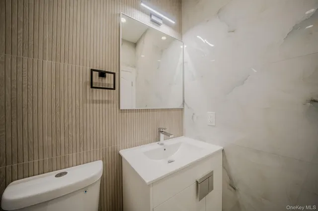 $1,549,000 | 68 Spruce Street, Hicksville, NY 11801