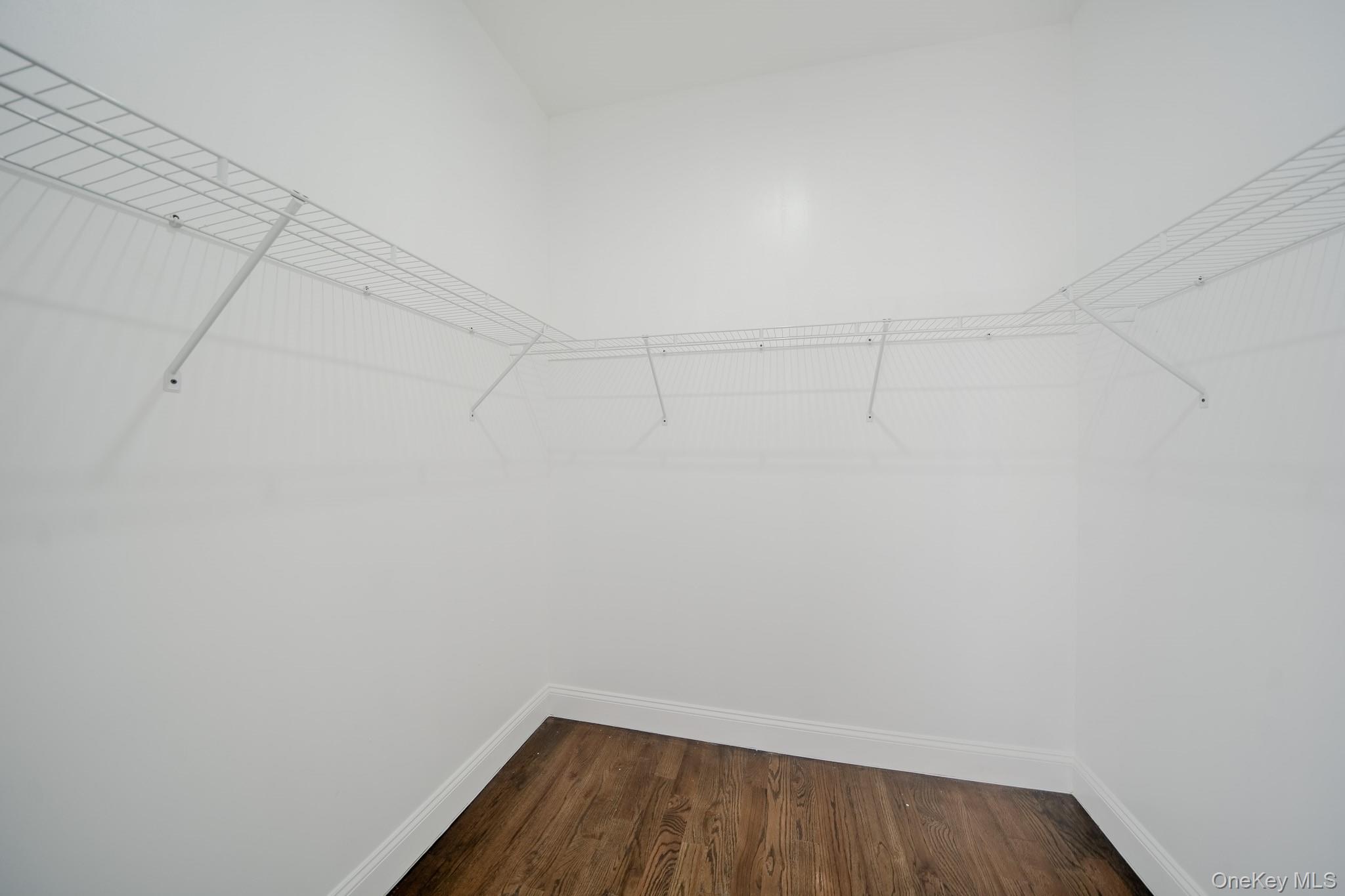 68 Spruce Street Hicksville, NY 11801 - Photo 19 of 39