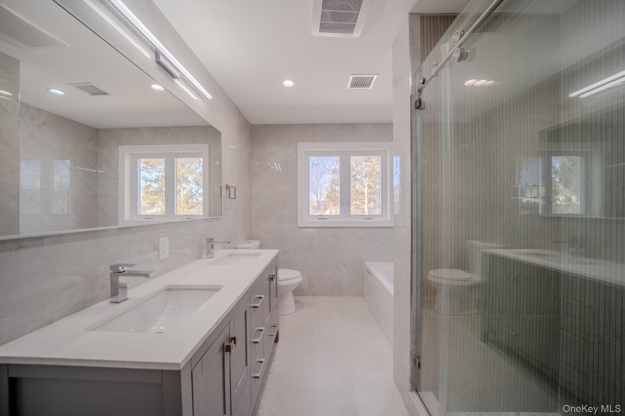 68 Spruce Street Hicksville, NY 11801 - Photo 25 of 39