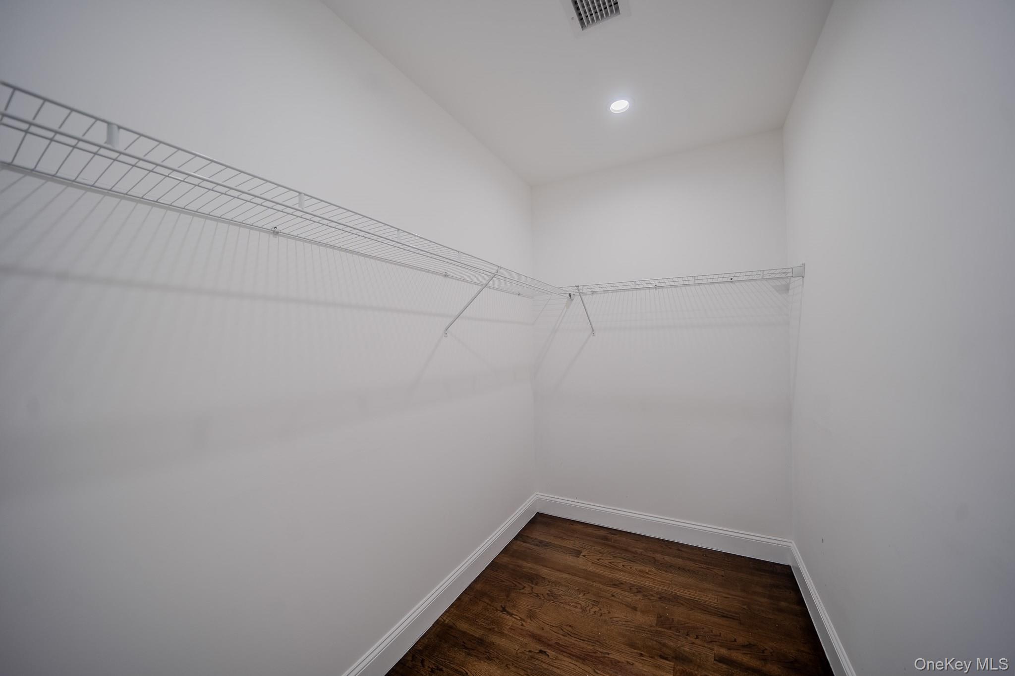 68 Spruce Street Hicksville, NY 11801 - Photo 28 of 39