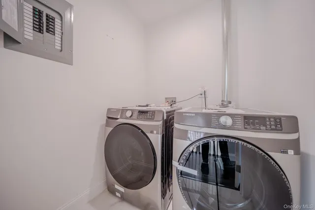 $1,549,000 | 68 Spruce Street, Hicksville, NY 11801