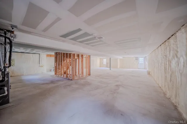 $1,549,000 | 68 Spruce Street, Hicksville, NY 11801