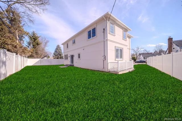 $1,549,000 | 68 Spruce Street, Hicksville, NY 11801