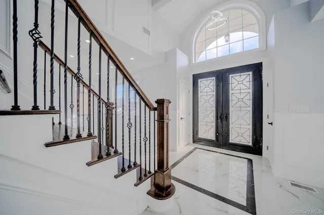 $1,549,000 | 68 Spruce Street, Hicksville, NY 11801