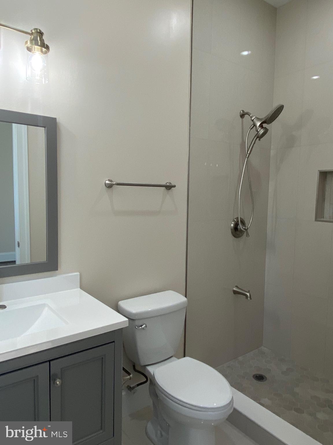 8712 Redman Street Springfield, VA 22153 - Photo 21 of 77 Main lvl bedroom bathroom