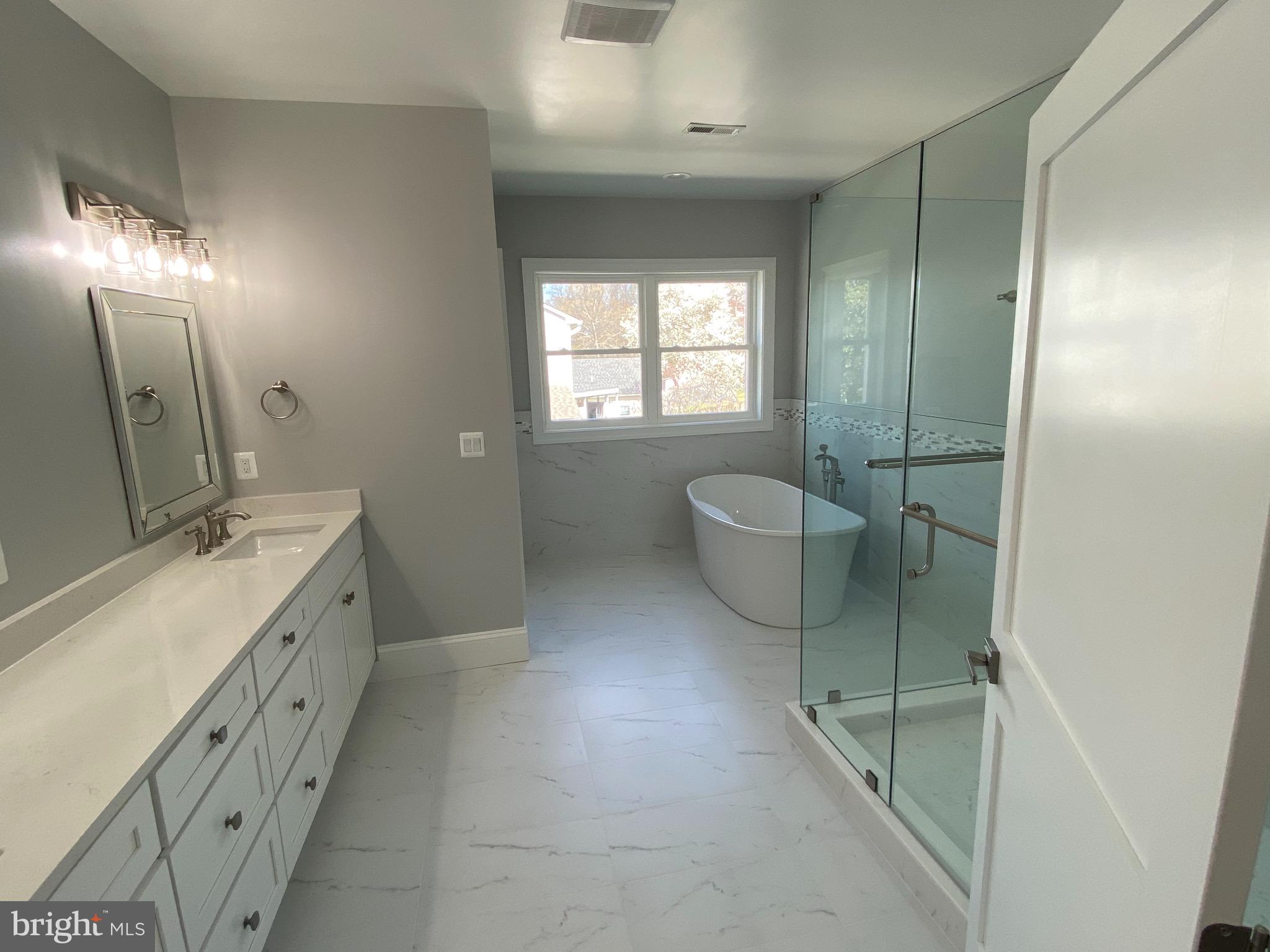 8712 Redman Street Springfield, VA 22153 - Photo 29 of 77 Master bathroom