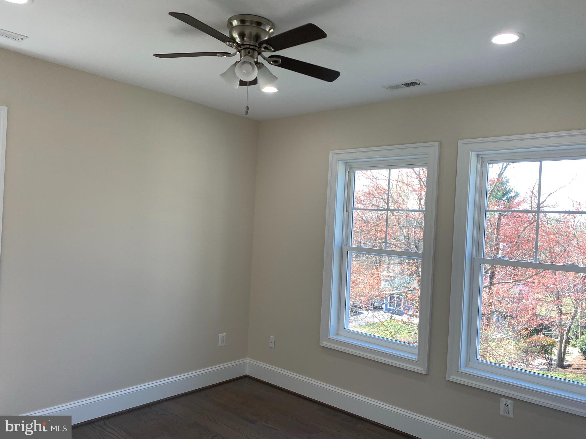 8712 Redman Street Springfield, VA 22153 - Photo 39 of 77 Jack & Jill 2nd room