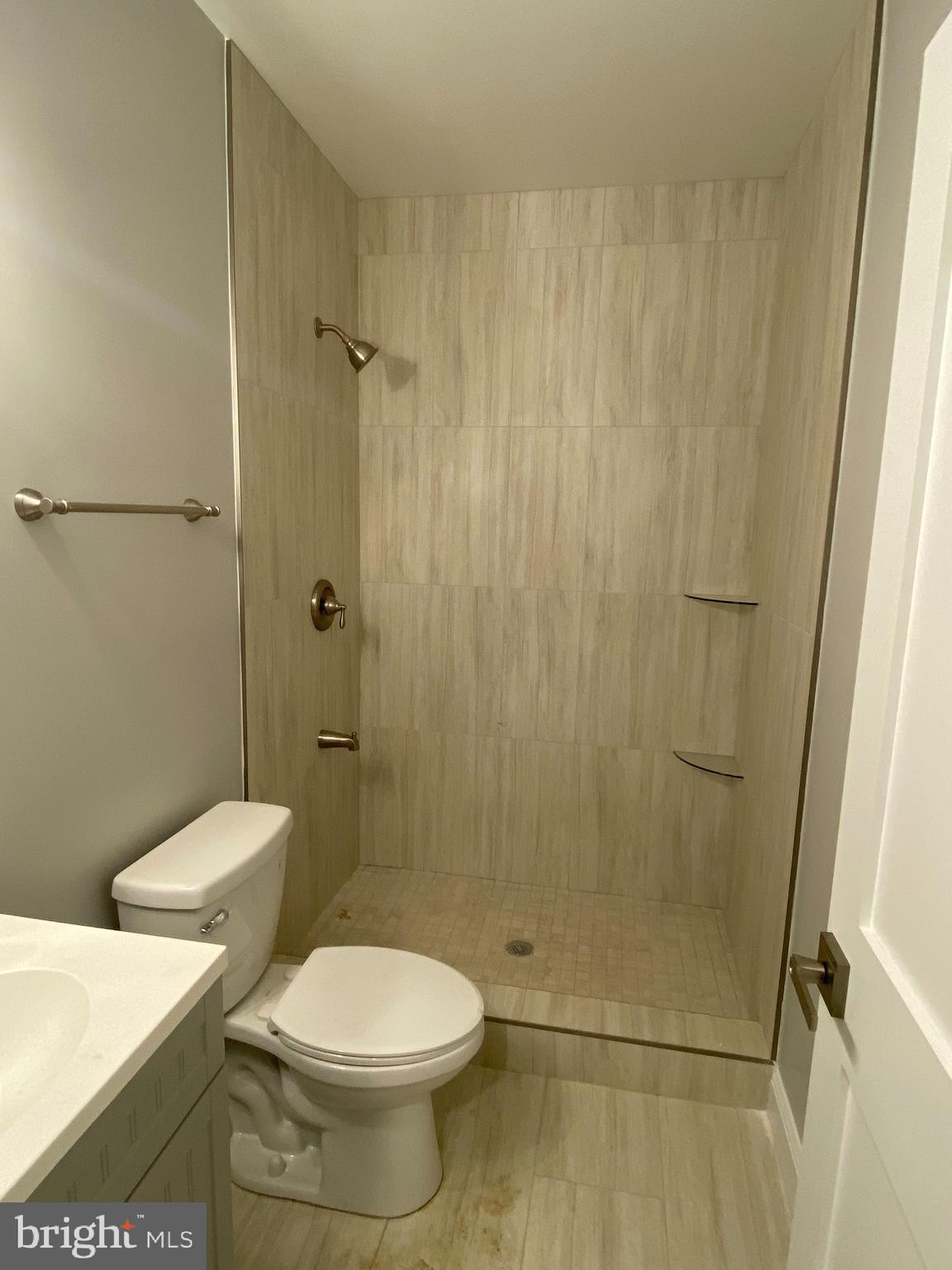 8712 Redman Street Springfield, VA 22153 - Photo 56 of 77 LL full bathroom
