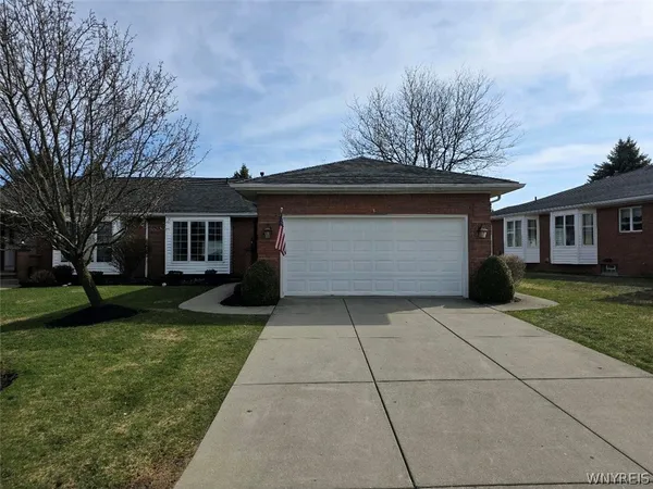 $489,000 | 3 St Charles Court, Amherst, NY 14221