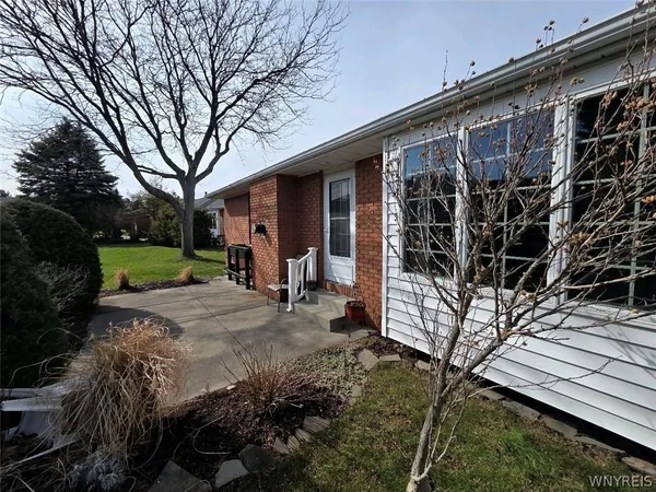 $489,000 | 3 St Charles Court, Amherst, NY 14221