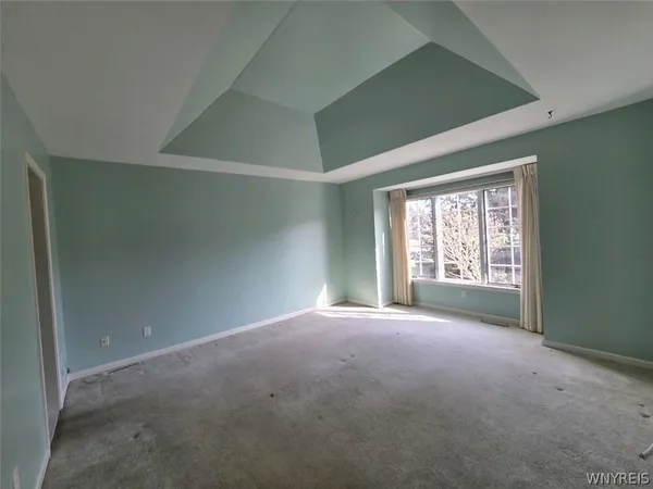 $489,000 | 3 St Charles Court, Amherst, NY 14221