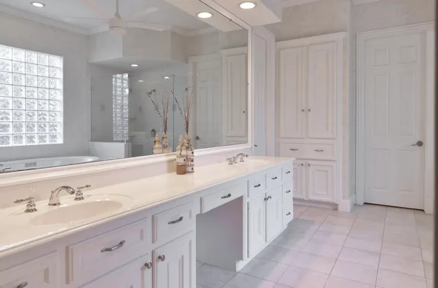 $1,050,000 | 1614 Lake Wilderness Lane, Houston, TX 77345