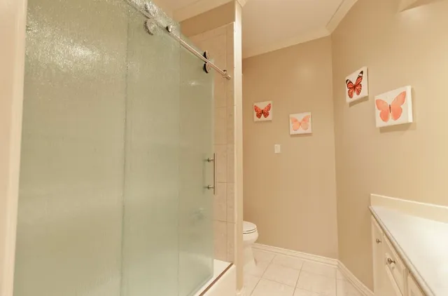 $1,050,000 | 1614 Lake Wilderness Lane, Houston, TX 77345