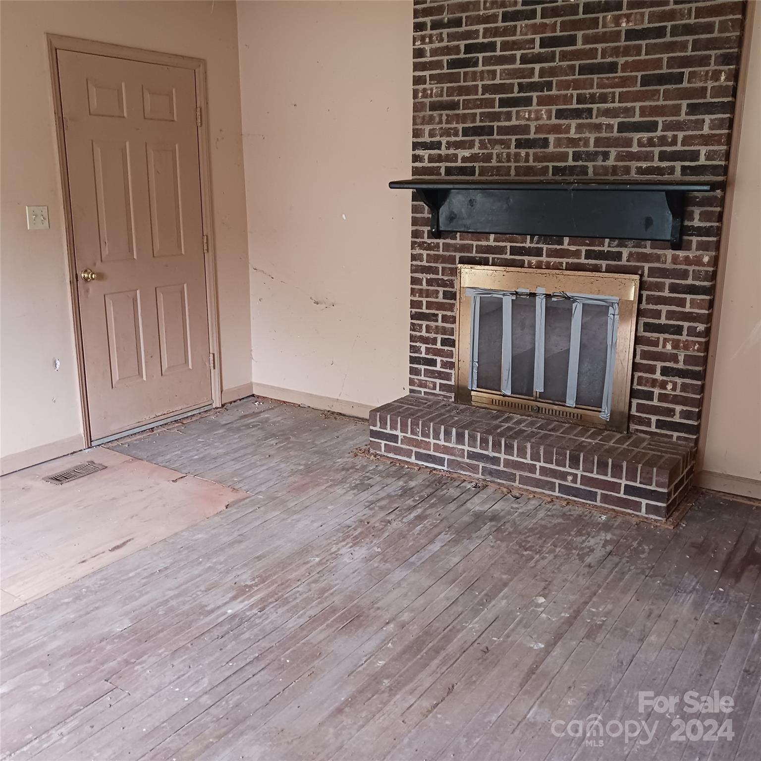 3116 Highway 70 Morganton, NC 28655 - Photo 6 of 13 a view of a fireplace