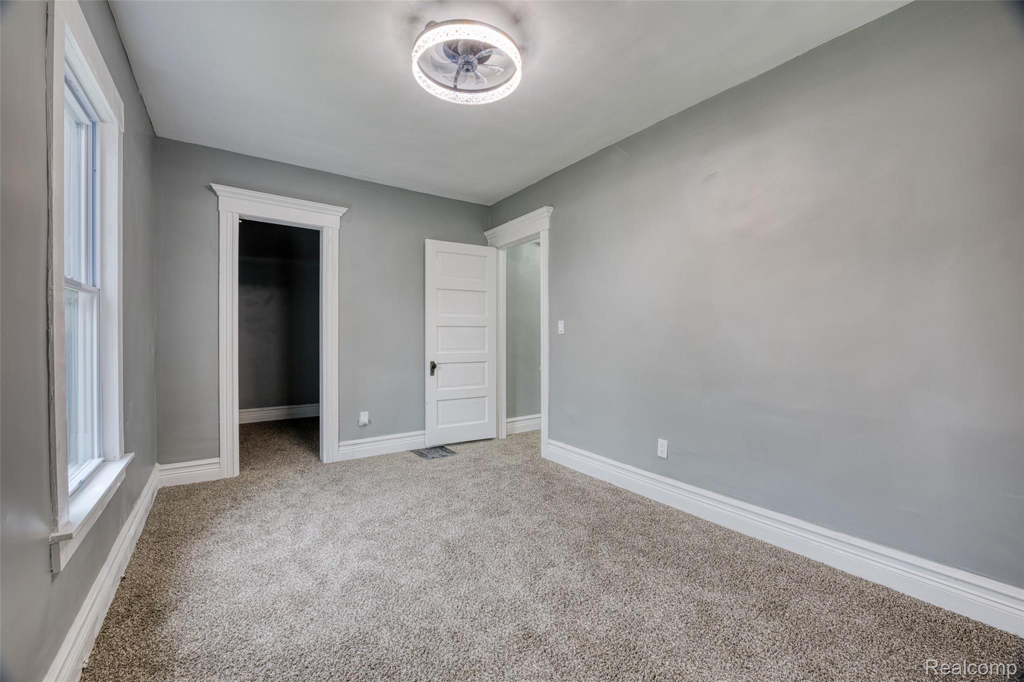 430 Holbrook Detroit, MI 48202 - Photo 23 of 31 image-25.jpg