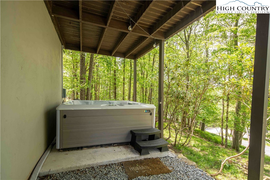 111 Pinnacle Ridge Road Beech Mountain, NC 28604 - Photo 44 of 50 a view of jacuzzi