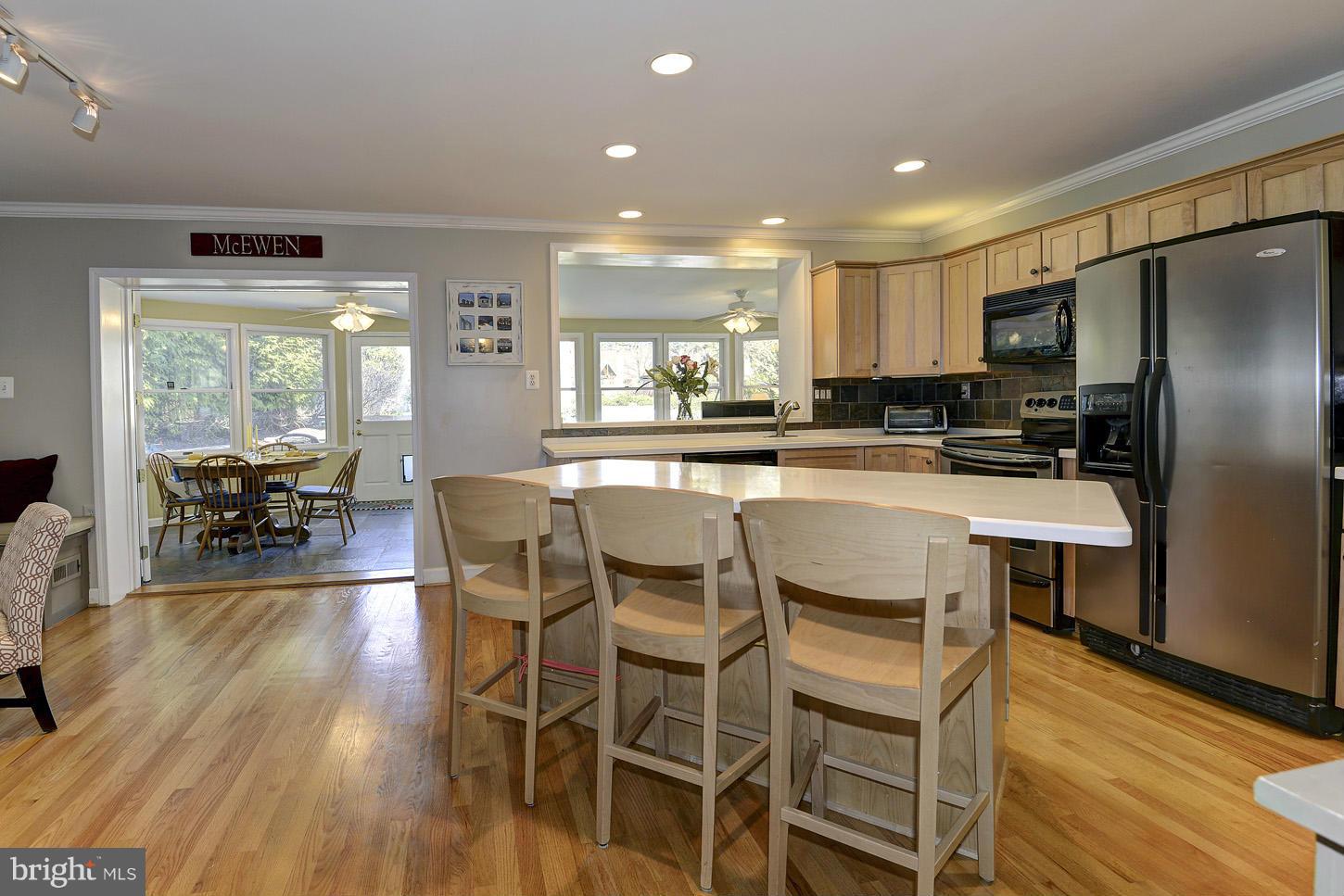 6328 Halsey Road McLean, VA 22101 - Photo 11 of 30 Kitchen