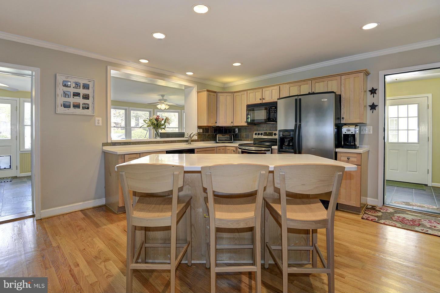 6328 Halsey Road McLean, VA 22101 - Photo 12 of 30 Kitchen