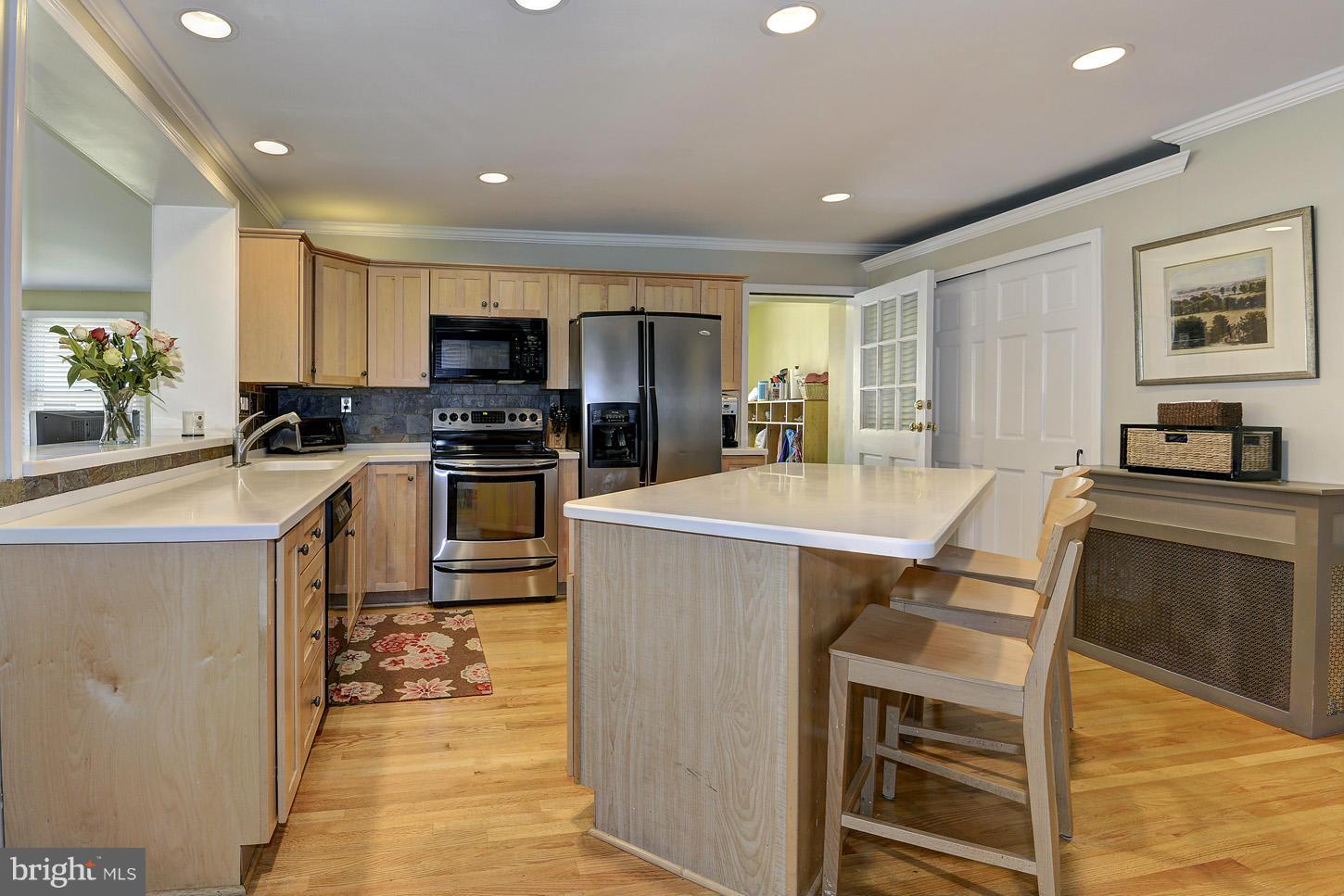 6328 Halsey Road McLean, VA 22101 - Photo 13 of 30 Kitchen