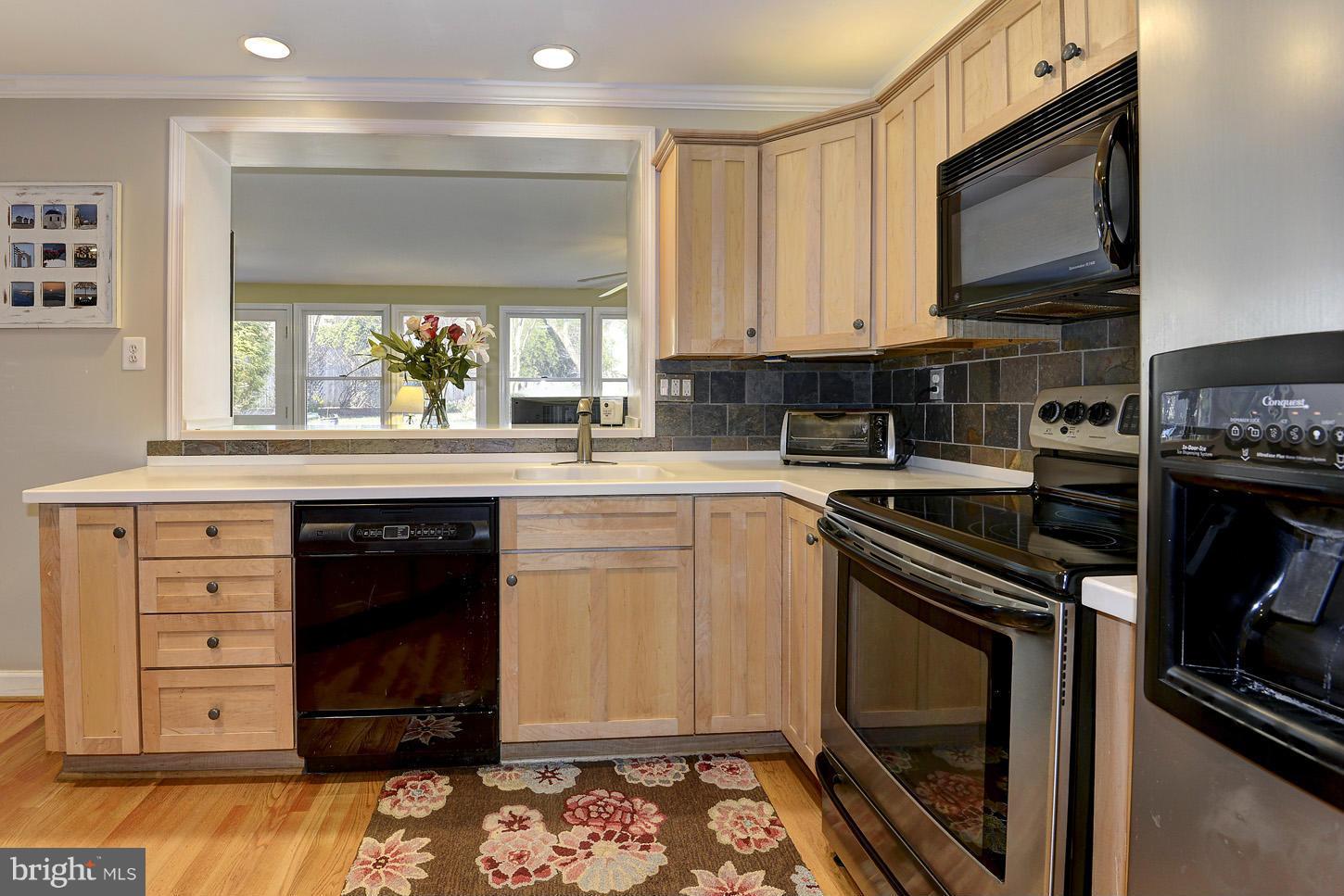 6328 Halsey Road McLean, VA 22101 - Photo 15 of 30 Kitchen