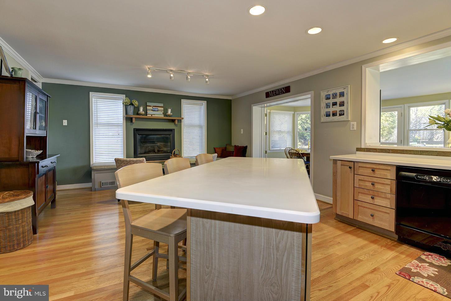 6328 Halsey Road McLean, VA 22101 - Photo 16 of 30 Kitchen