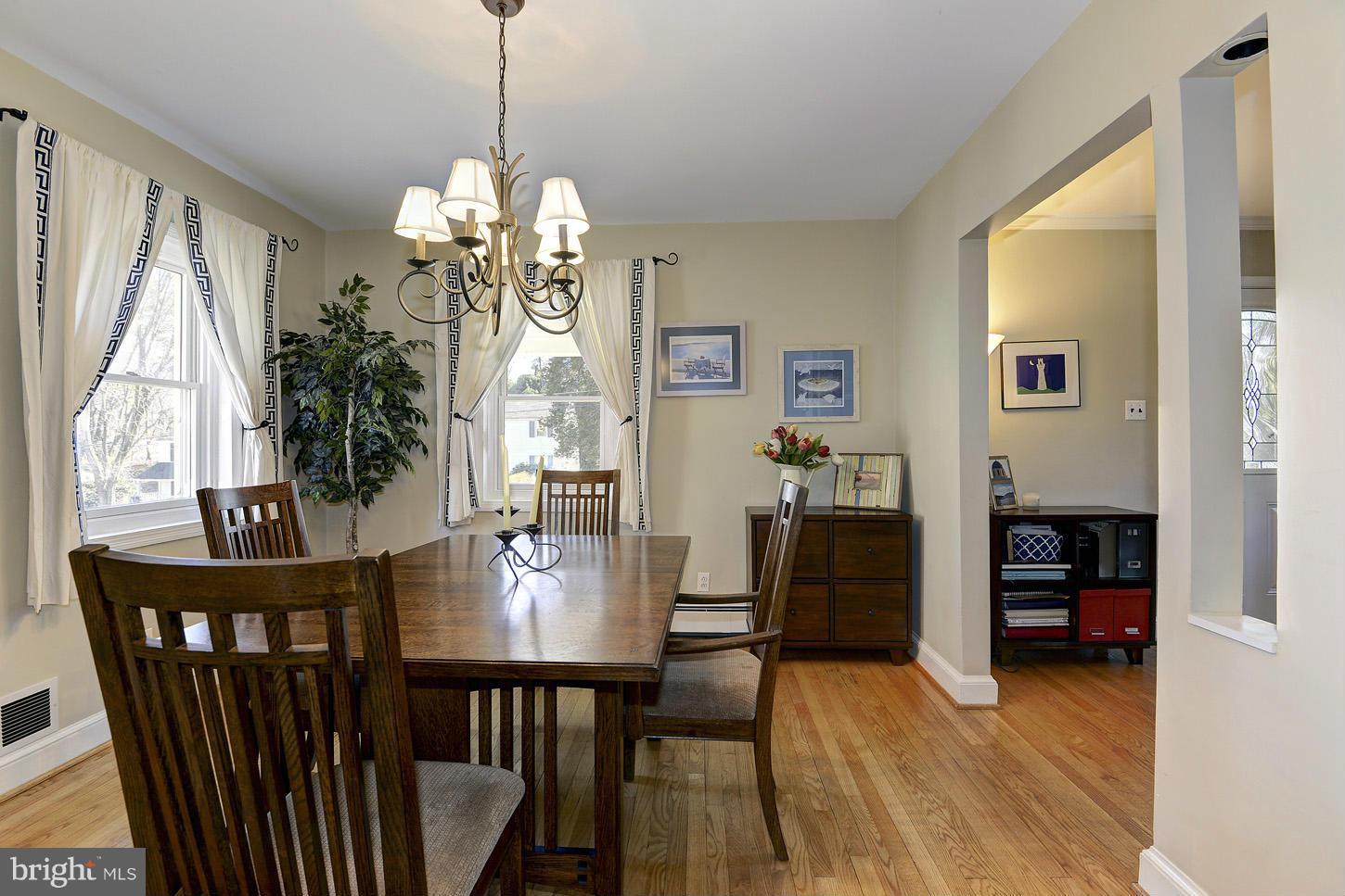 6328 Halsey Road McLean, VA 22101 - Photo 20 of 30 Dining Room