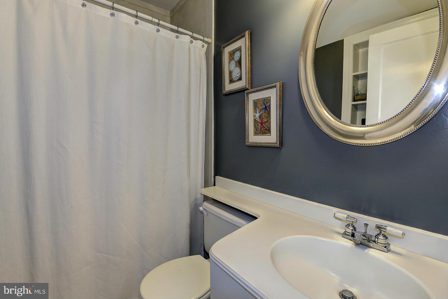 6328 Halsey Road McLean, VA 22101 - Photo 24 of 30 Upper Level Hall Bath