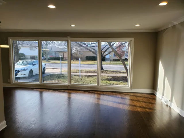 $500,000 | 542 Laramie Avenue, Wilmette, IL 60091